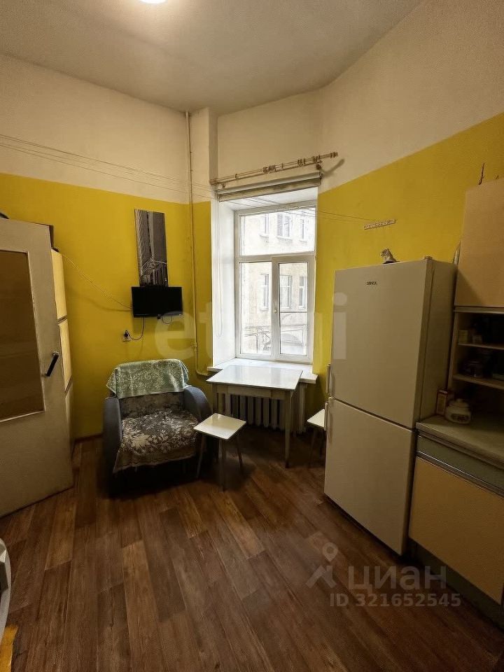 Продажа 2-комн квартиры на вторичном рынке Английский проспект, 52