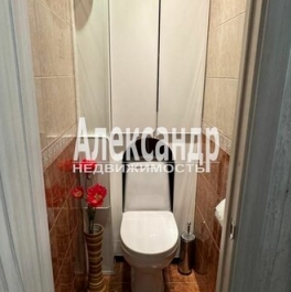 Продажа 3-комн квартиры на вторичном рынке Долгоозёрная улица,  д. 18