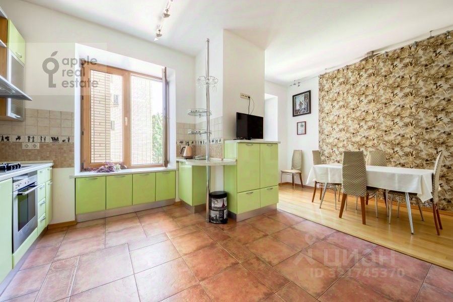 Аренда 4-комн квартиры на вторичном рынке улица Спиридоновка, 18