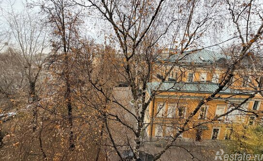 Продажа 3-комн квартиры на вторичном рынке Хохловский переулок,  д. 10 с7