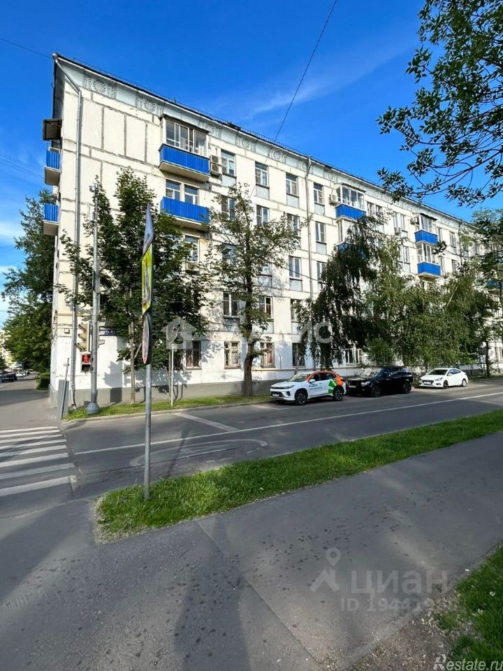 Продажа 2-комн квартиры на вторичном рынке Хуторской 2-й пер,  д. 4/13
