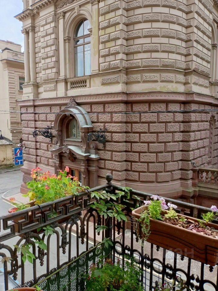 Продажа 3-комн квартиры на вторичном рынке Адмиралтейская набережная, 6