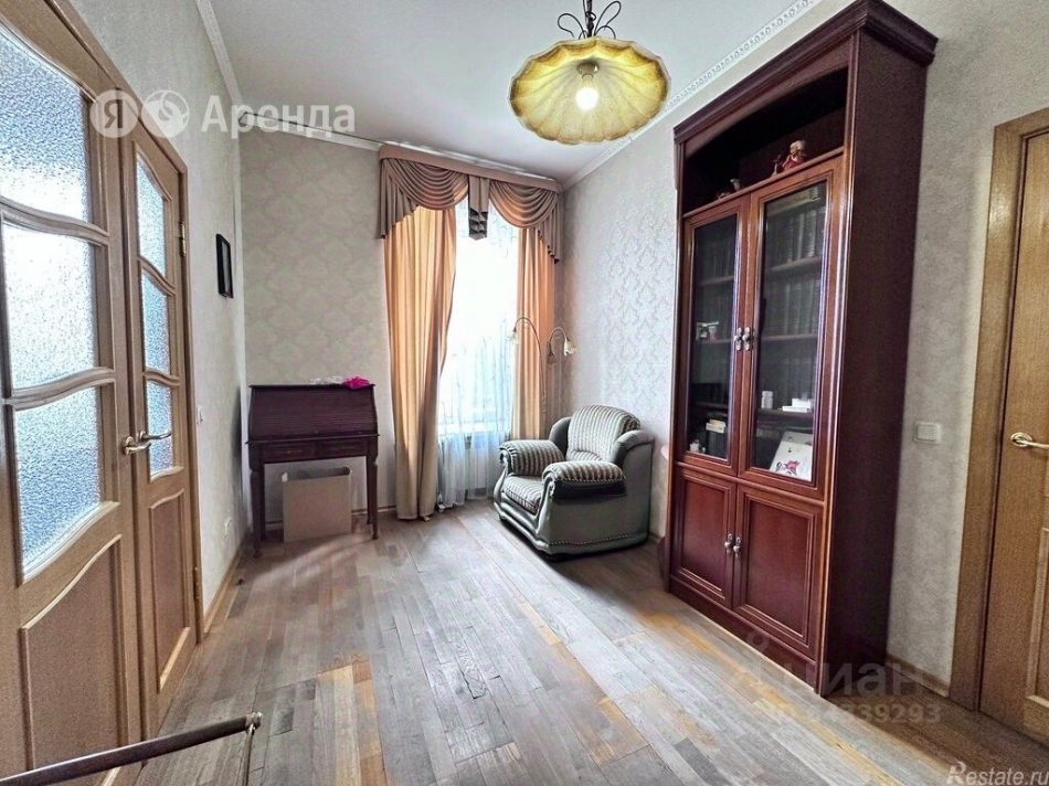 Аренда 3-комн квартиры на вторичном рынке улица Яблочкова,  д. 2/10