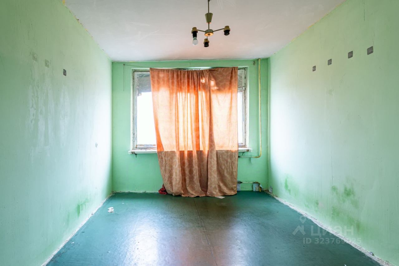 Продажа 3-комн квартиры на вторичном рынке Софийская улица, 55