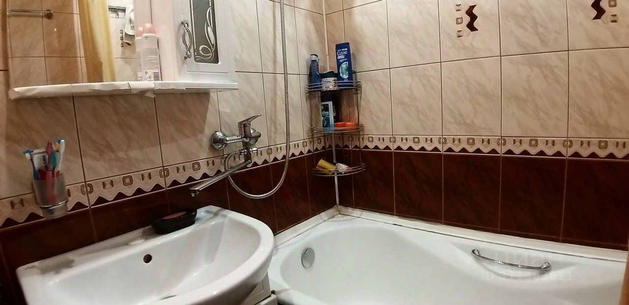 Продажа 3-комн квартиры на вторичном рынке д. Лесколово, улица Красноборская, 20