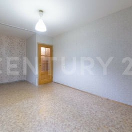 Продажа 1-комн квартиры на вторичном рынке улица Маршала Захарова,  д. 62 к1