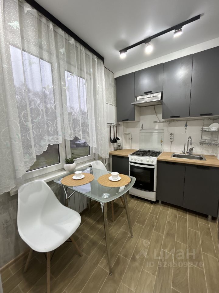 Продажа 2-комн квартиры на вторичном рынке улица Шелгунова, 33