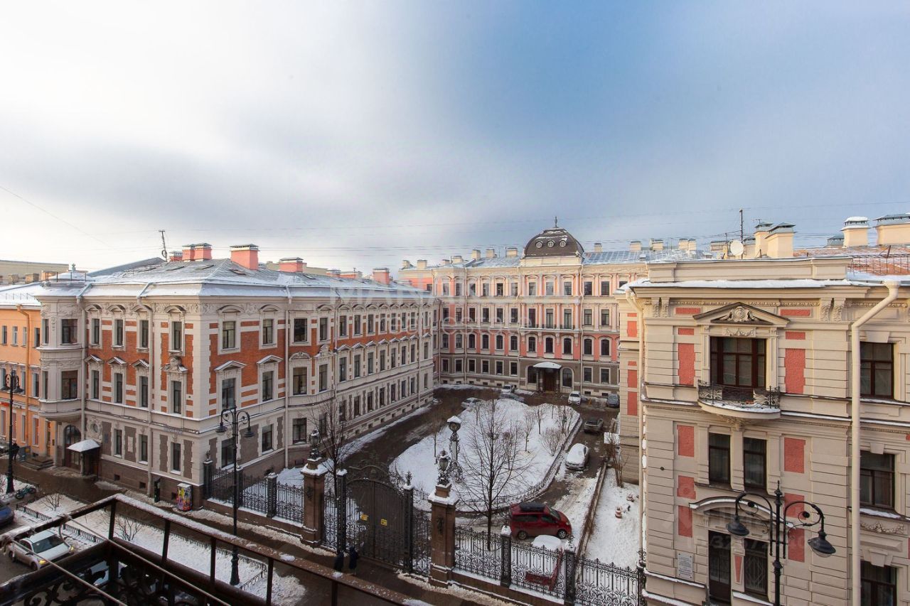 Продажа 6-комн квартиры на вторичном рынке Моховая улица, 28