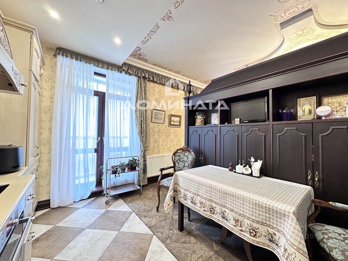 Продажа 4-комн квартиры на вторичном рынке Новочеркасский проспект, 33к3