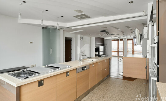 Продажа 4-комн квартиры на вторичном рынке Страстной бульвар,  д. 10 к1