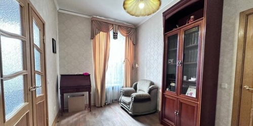 3-комн квартира улица Яблочкова,  д. 2/10