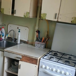 Продажа 2-комн квартиры на вторичном рынке Серпухов, улица Джона Рида,  д. 9/86