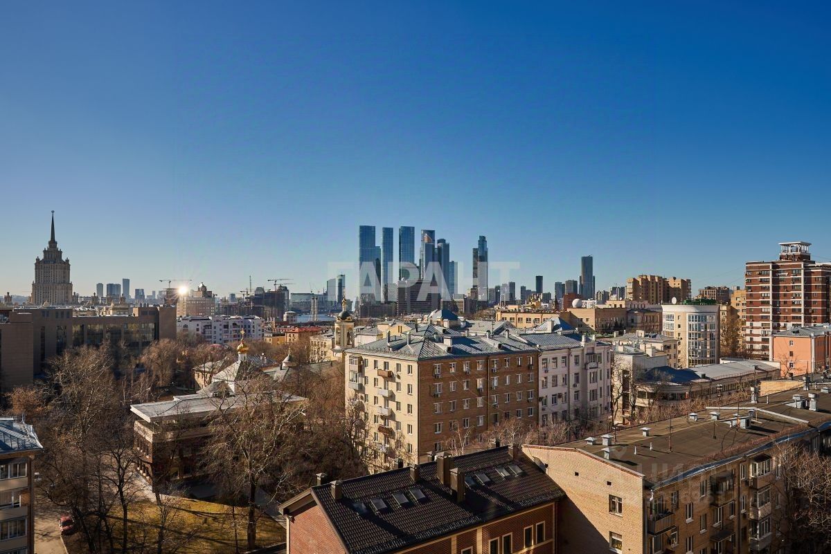 Продажа 3-комн квартиры на вторичном рынке Дружинниковская улица, 15