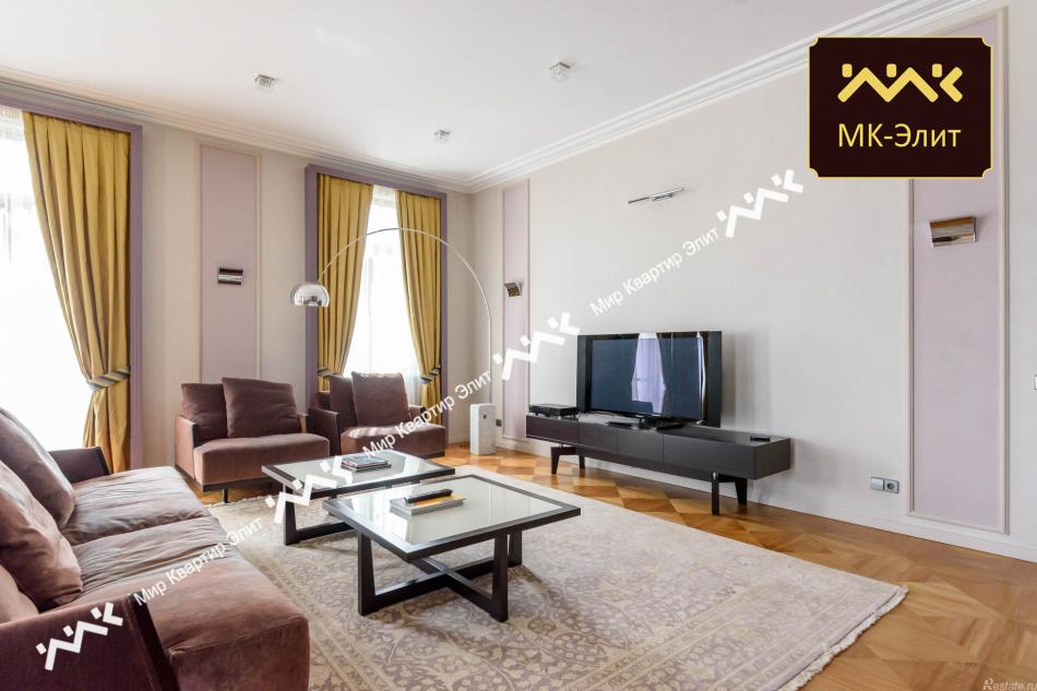 Продажа 3-комн квартиры на вторичном рынке Динамовская ул,  д. 2