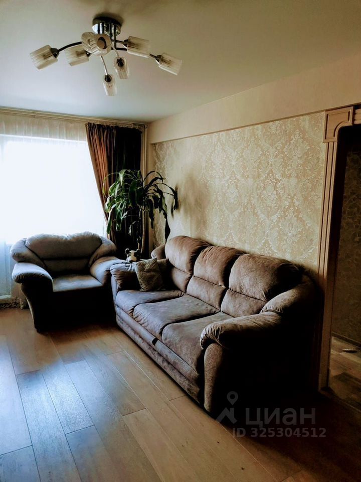 Продажа 3-комн квартиры на вторичном рынке улица Карпинского, 26