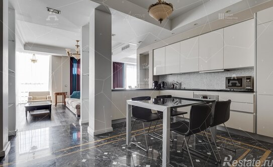 Аренда 3-комн квартиры на вторичном рынке Шпалерная улица,  д. 60