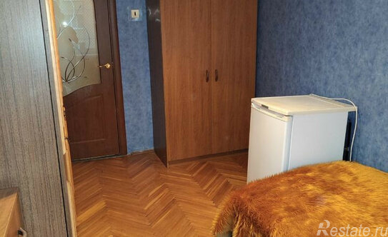 Продажа 3-комн квартиры на вторичном рынке 17-я линия,  д. 38