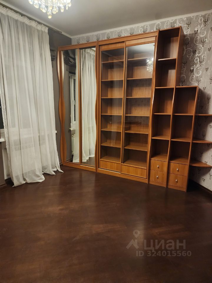 Продажа 3-комн квартиры на вторичном рынке Пушкин, улица Радищева, 2/10