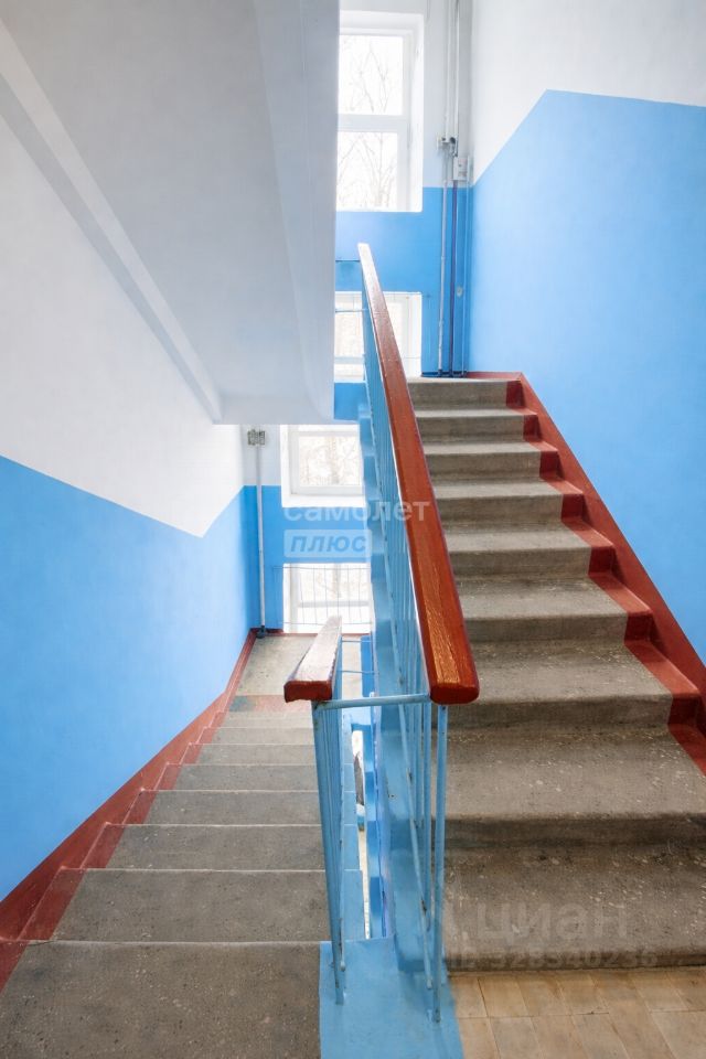 Продажа 2-комн квартиры на вторичном рынке Южный мкр, улица Мира,  д. 2