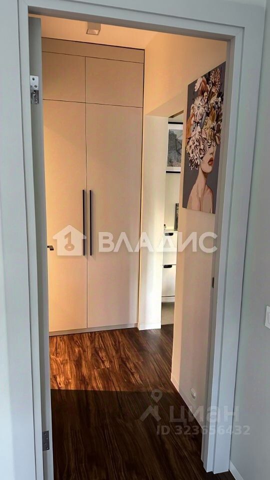 Продажа 2-комн квартиры на вторичном рынке Осенний бульвар, 6