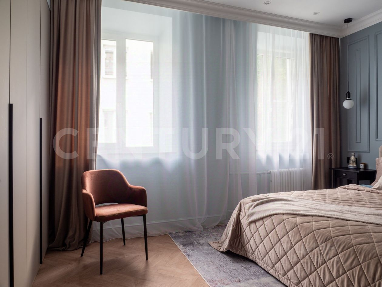 Продажа 2-комн квартиры на вторичном рынке набережная Реки Фонтанки, 75