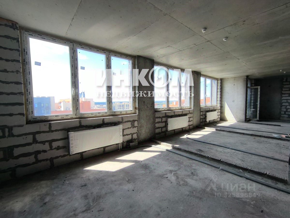 Продажа 3-комн квартиры на вторичном рынке Отрадное пгт, улица Пятницкая, 11