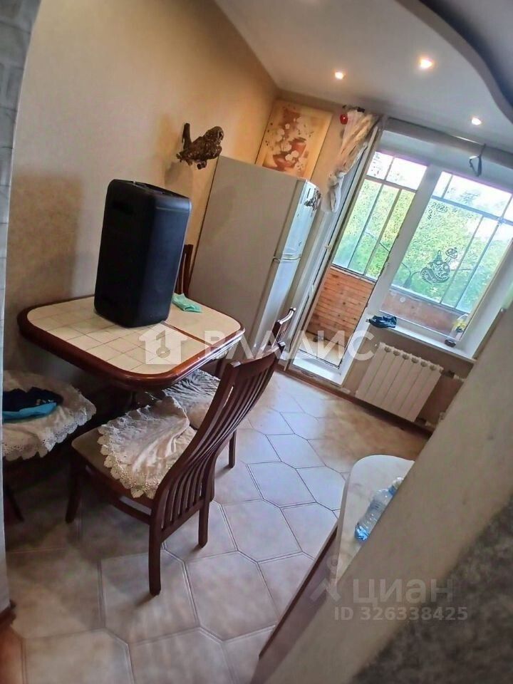 Продажа 2-комн квартиры на вторичном рынке д. Островцы, улица Подмосковная, 16
