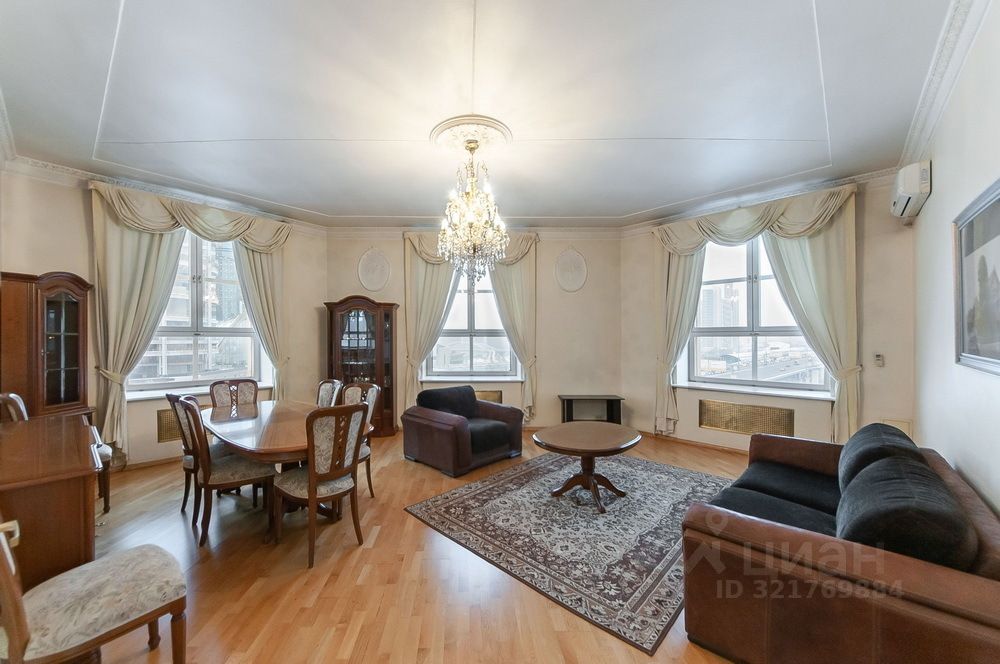 Аренда 3-комн квартиры на вторичном рынке Кутузовский проспект, 30