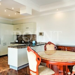 Продажа 6-комн квартиры на вторичном рынке Столярный пер,  д. 2