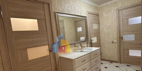 2-комн квартира Ельнинская улица,  д. 5