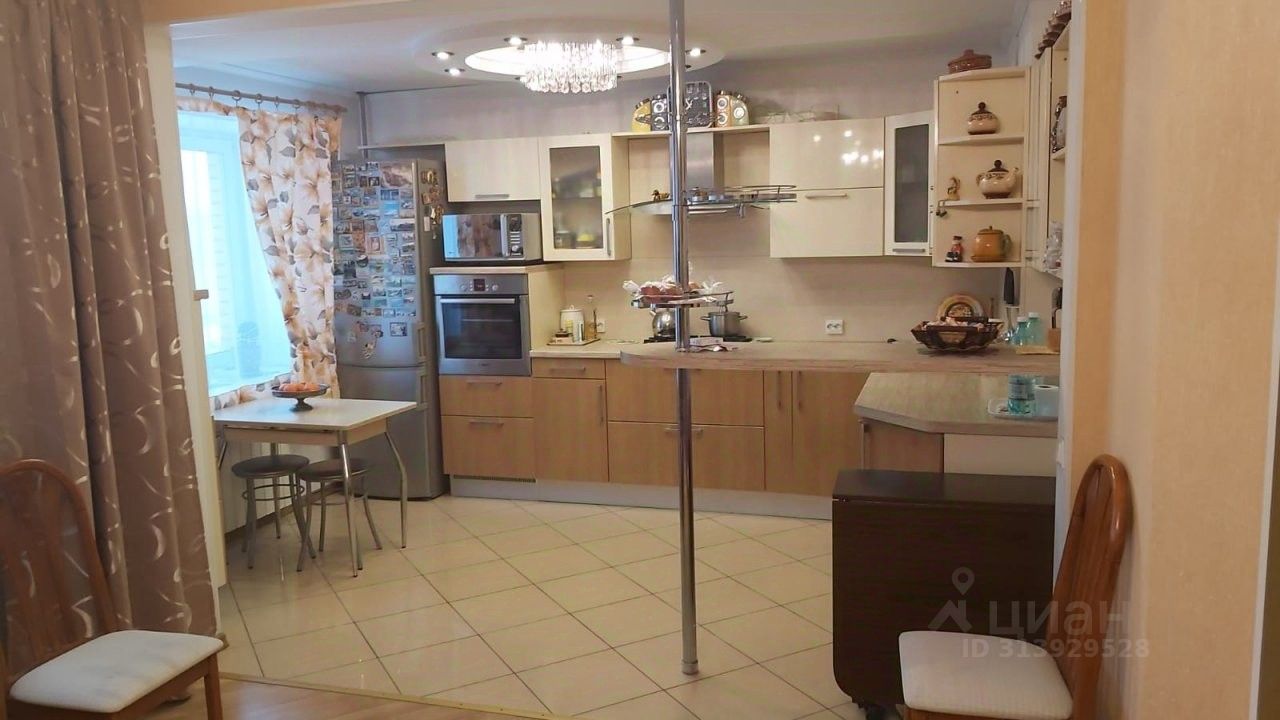 Продажа 3-комн квартиры на вторичном рынке Рощино пгт, улица Садовая, 4