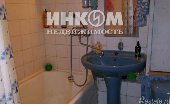 Продажа 1-комн квартиры на вторичном рынке 26 Бакинских Комиссаров ул,  д. 8 к4