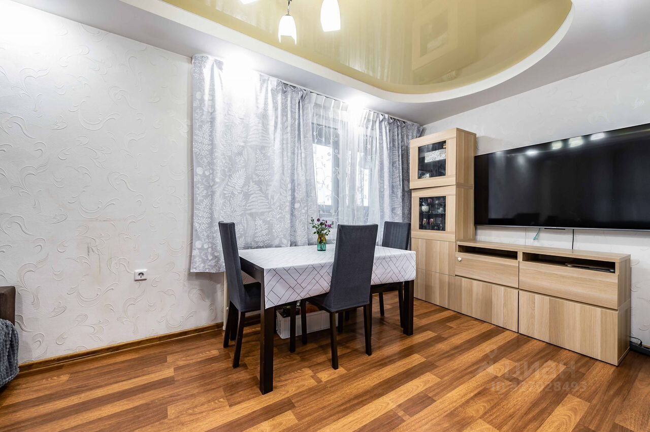 Продажа 2-комн квартиры на вторичном рынке пос. Бугры, улица Полевая, 16