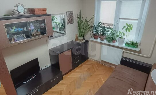 Продажа 2-комн квартиры на вторичном рынке Алтайская улица,  д. 4