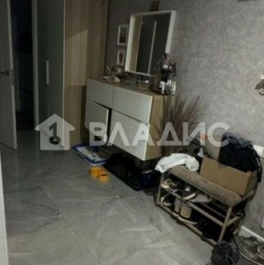 Продажа 2-комн квартиры на вторичном рынке улица Коммуны,  д. 30 к1