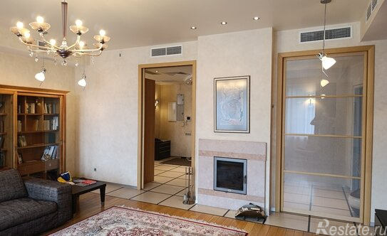 Продажа 4-комн квартиры на вторичном рынке Петровский пр-кт,  д. 1