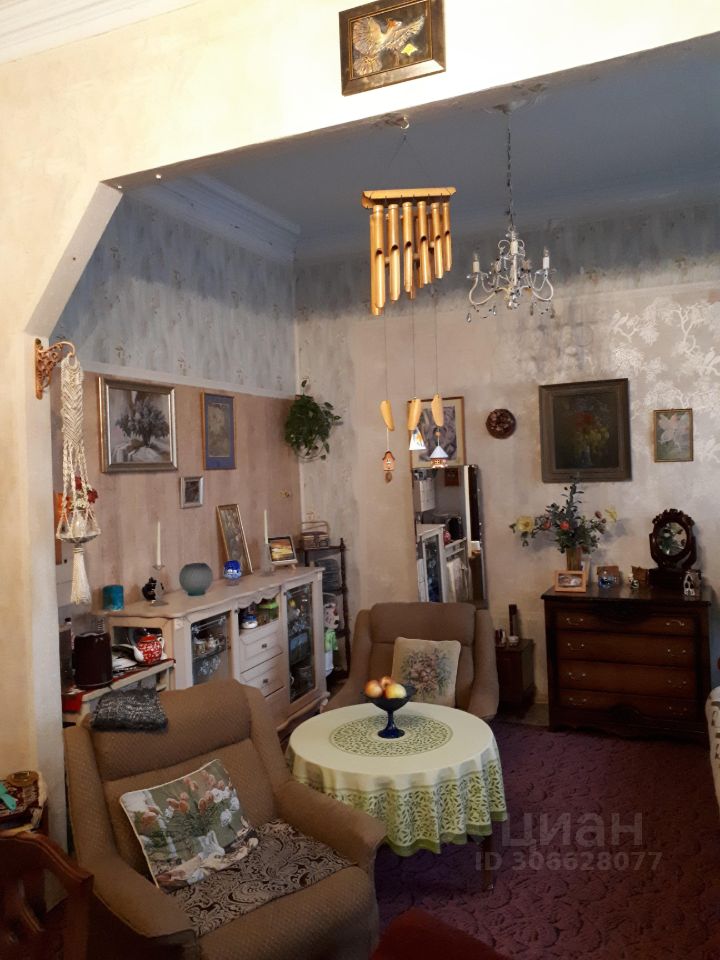 Продажа 6-комн квартиры на вторичном рынке Театральная площадь, 16