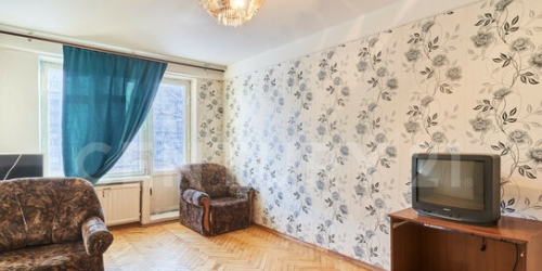 2-комн квартира улица Солдата Корзуна,  д. 44
