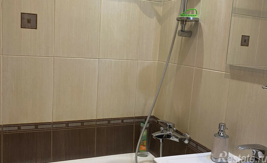 Продажа 3-комн квартиры на вторичном рынке улица Джона Рида,  д. 12