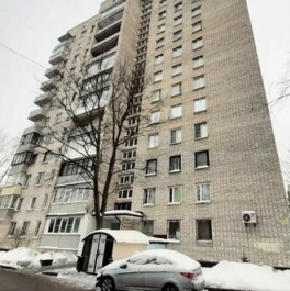 Продажа 2-комн квартиры на вторичном рынке Славы пр-кт,  д. 8