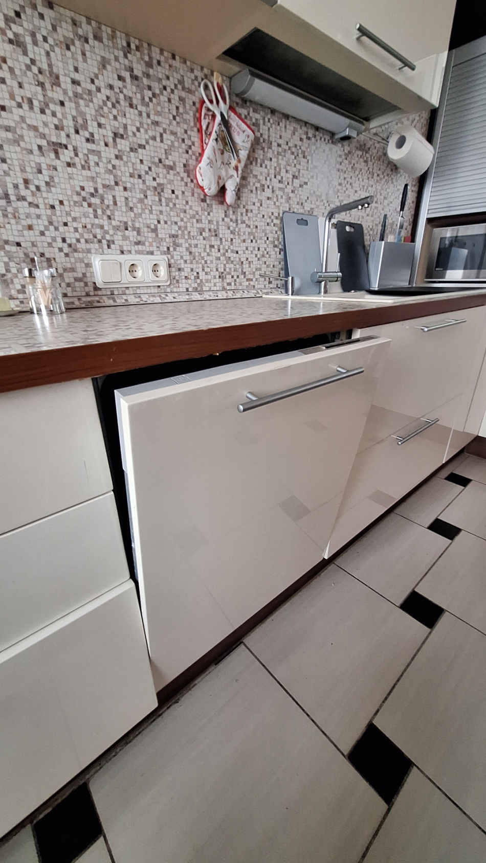 Продажа 3-комн квартиры на вторичном рынке Петергофское ш., 53