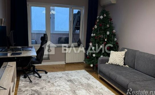 Продажа 2-комн квартиры на вторичном рынке ул Довженко,  д. 4,  к. 1