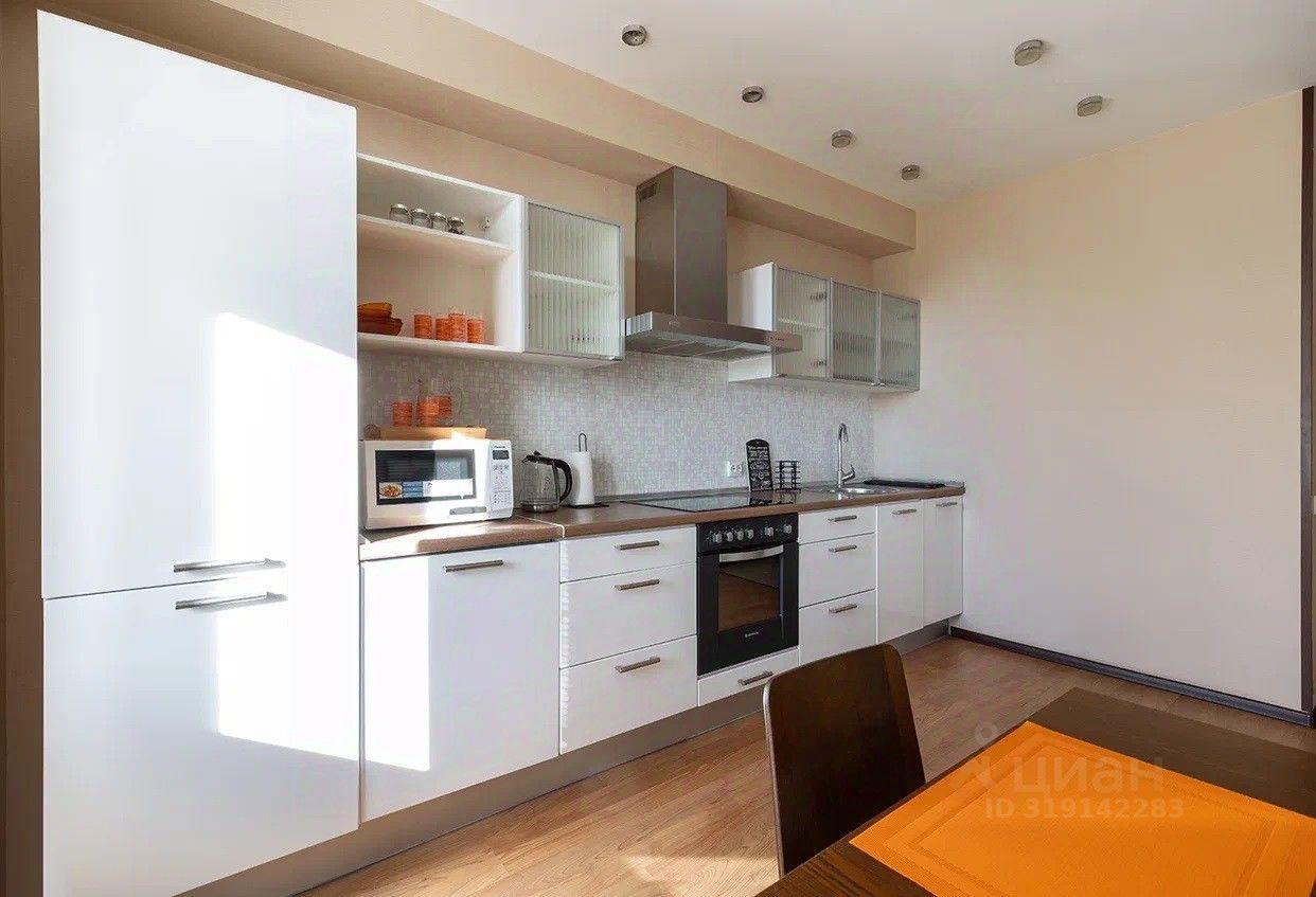 Продажа 1-комн квартиры на вторичном рынке улица Ленсовета, 72