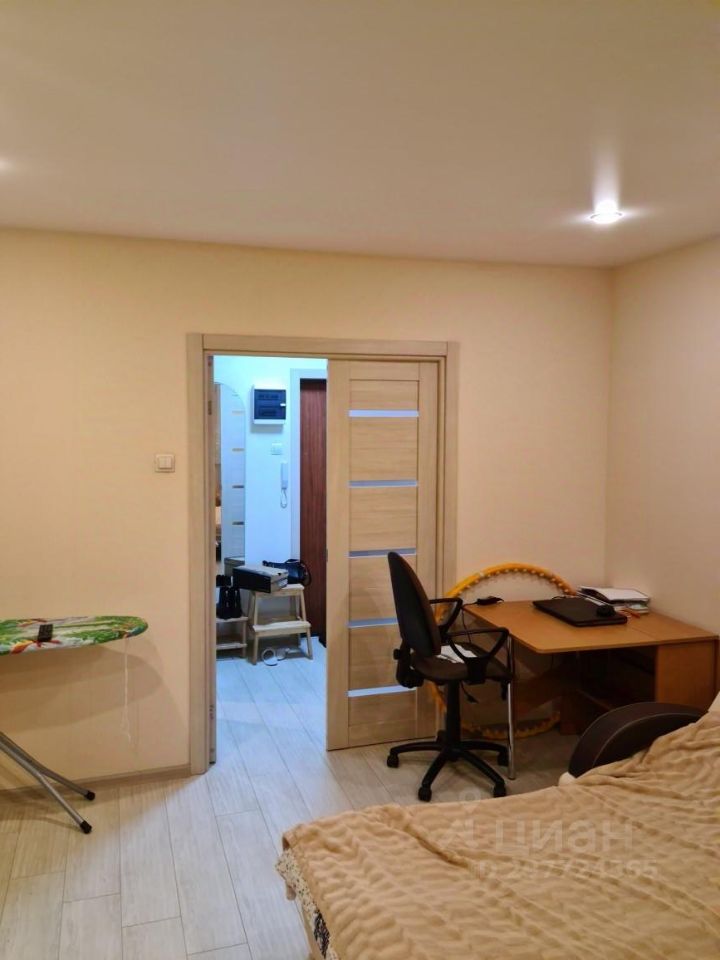 Продажа 1-комн квартиры на вторичном рынке Губернский мкр, улица Земская,  д. 4