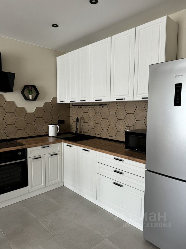 Аренда 1-комн квартиры на вторичном рынке Дрожжино пгт, улица Южная, 3