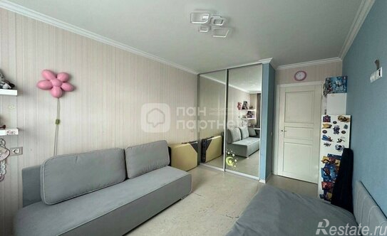 Продажа 2-комн квартиры на вторичном рынке улица Оптиков,  д. 45 к1