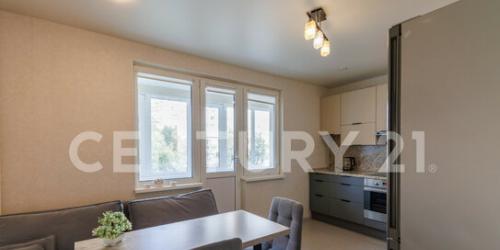 3-комн квартира Маршала Захарова ул,  д. 39