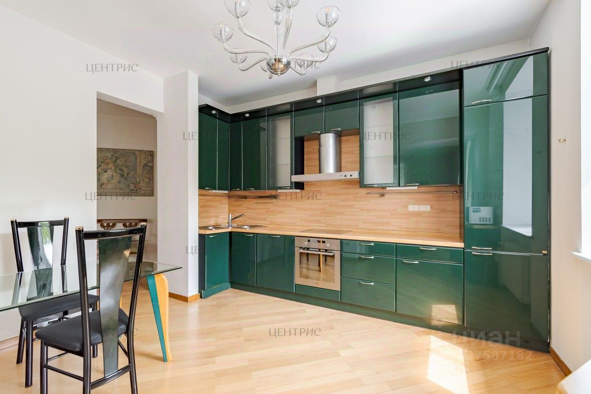 Продажа 4-комн квартиры на вторичном рынке улица Спиридоновка, 16С2