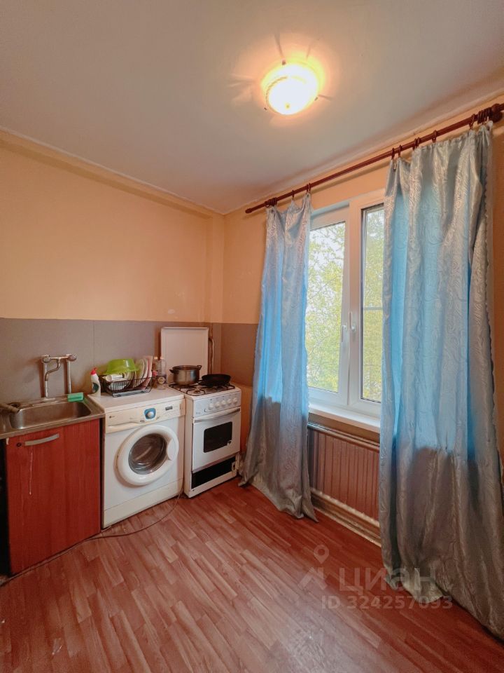 Аренда 1-комн квартиры на вторичном рынке Октябрьская набережная, 90к8