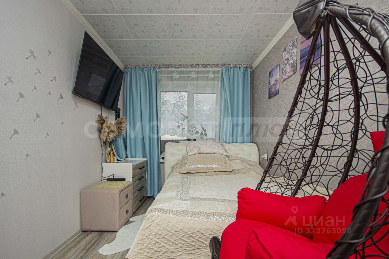 Продажа 2-комн квартиры на вторичном рынке пос. Совхоза Архангельский, улица Комарова,  д. 8